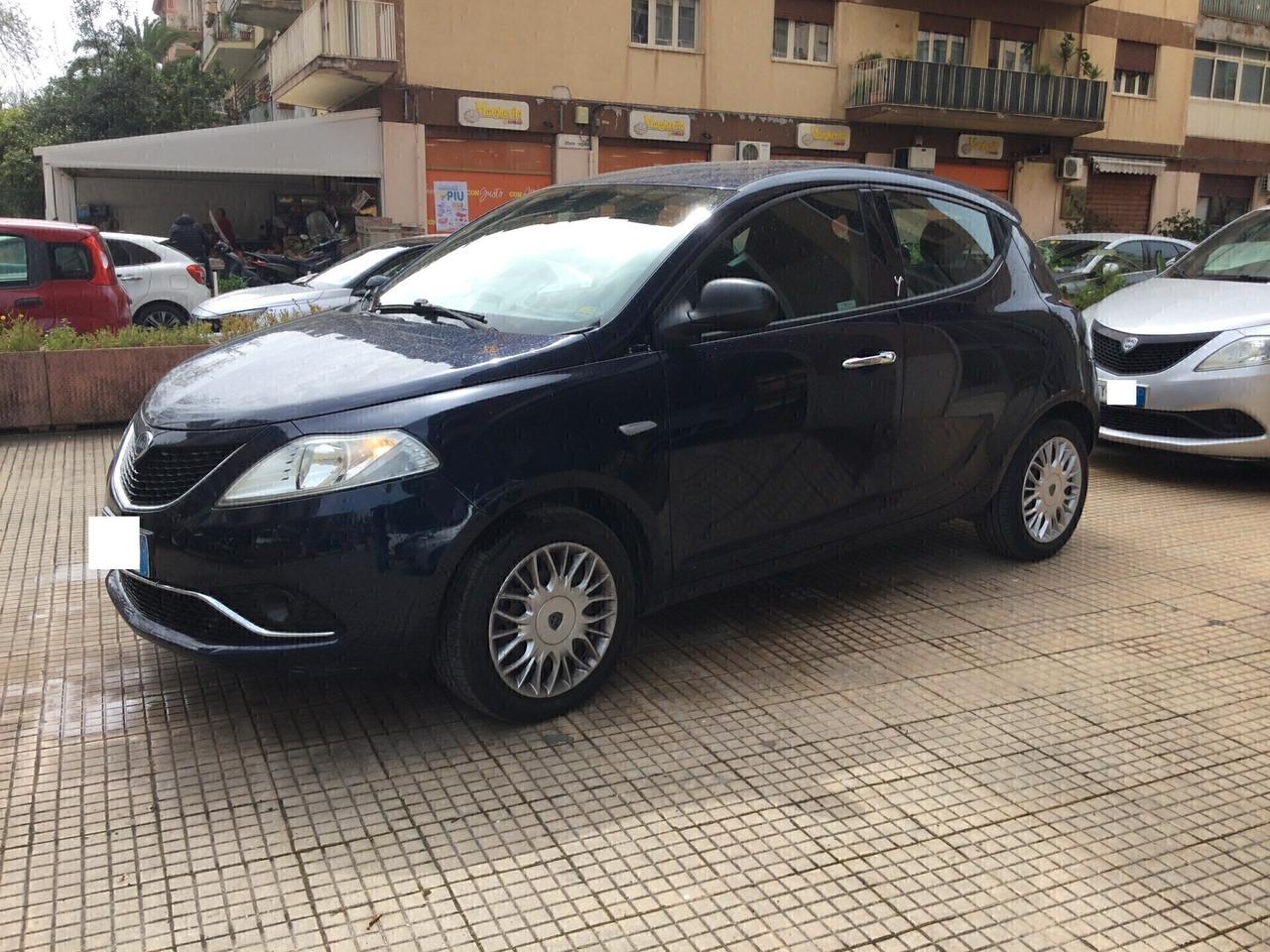 Lancia Ypsilon 1.2 69 CV 5 porte Silver