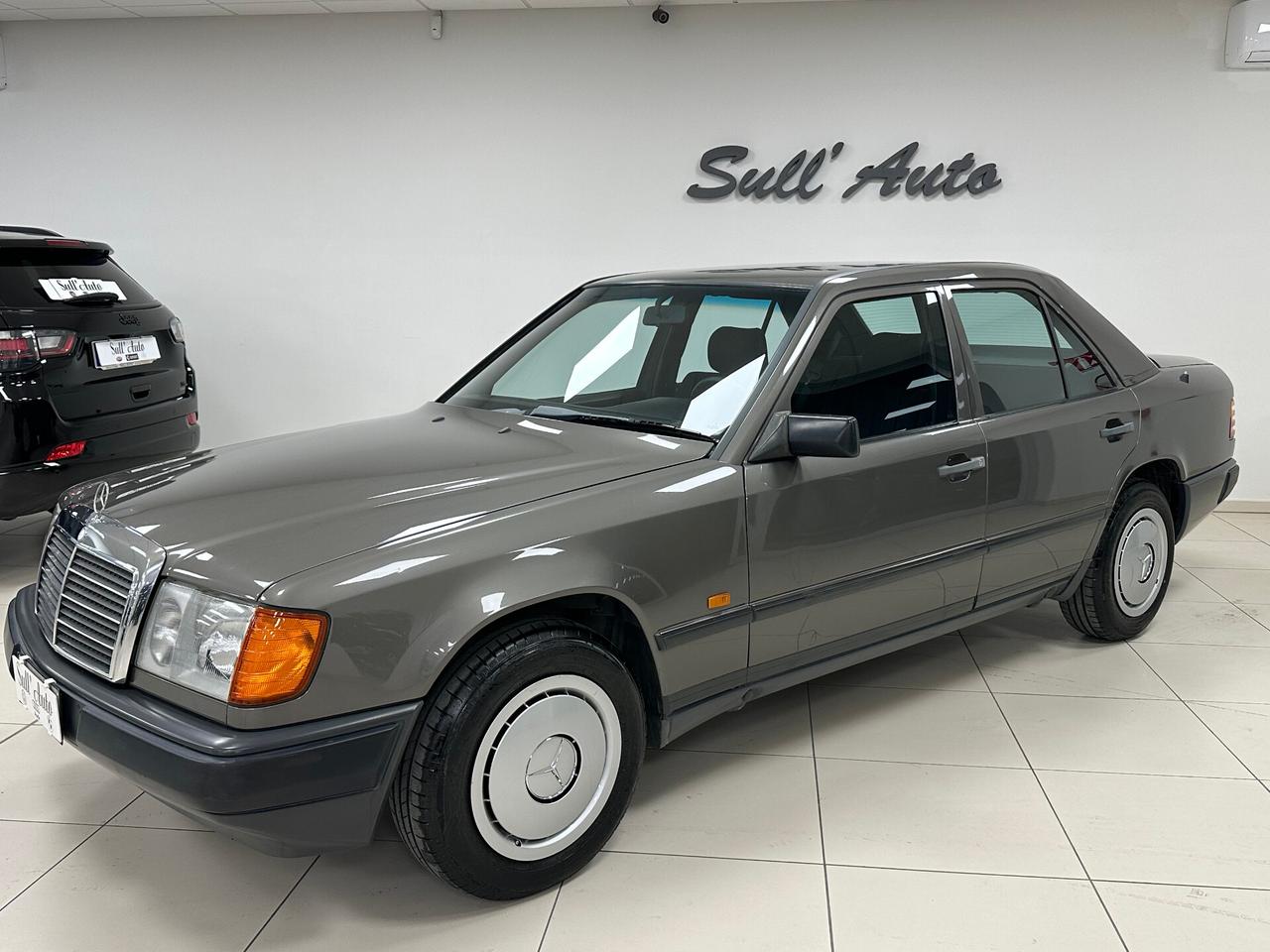 Mercedes-benz 200 E benzina Berlina 122 CV - 1986