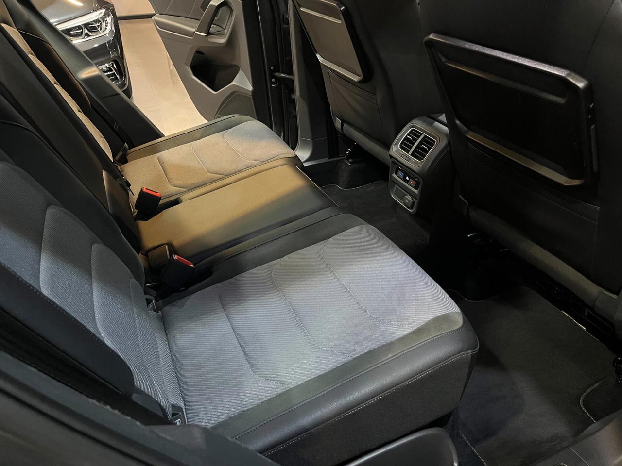 Volkswagen Tiguan 2.0 bitdi Executive R-Line 4motion 240cv dsg