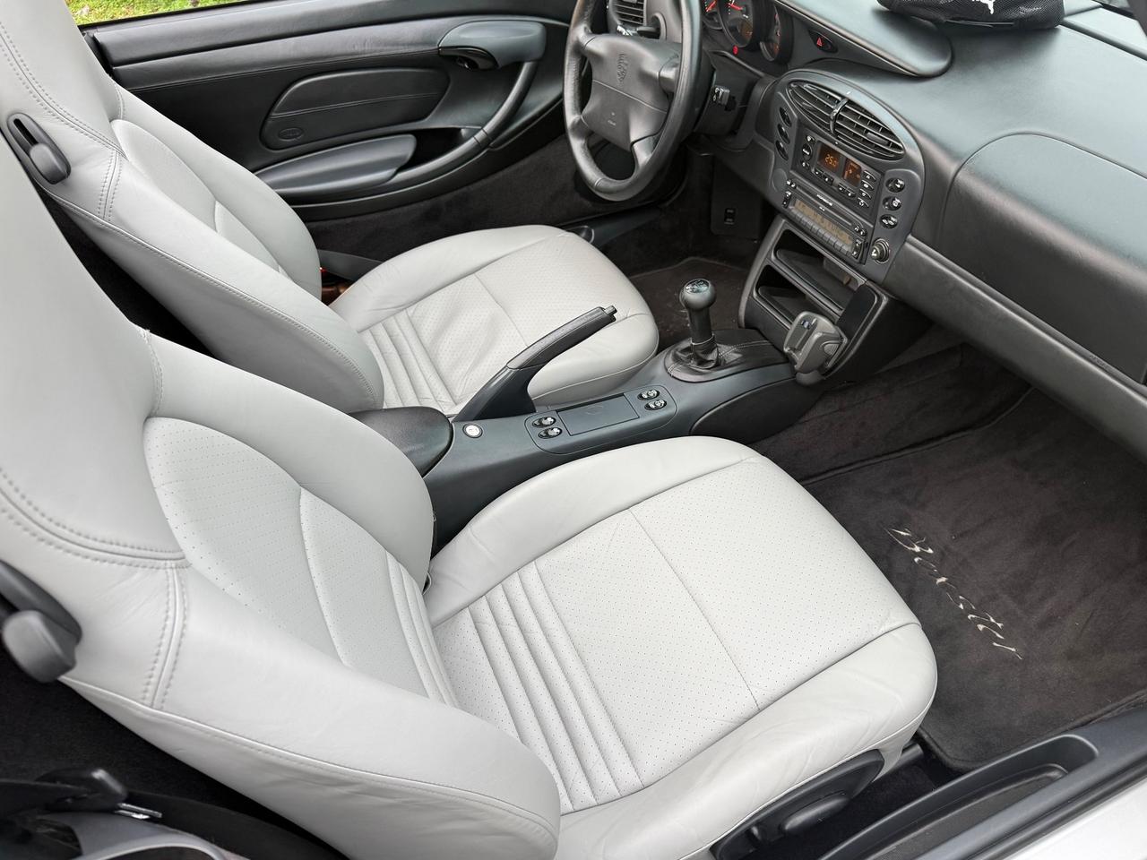 Porsche Boxster 2.5i 24V cat