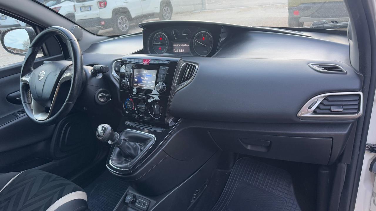 Lancia Ypsilon 1.2 69 CV 5 porte GPL Ecochic Gold