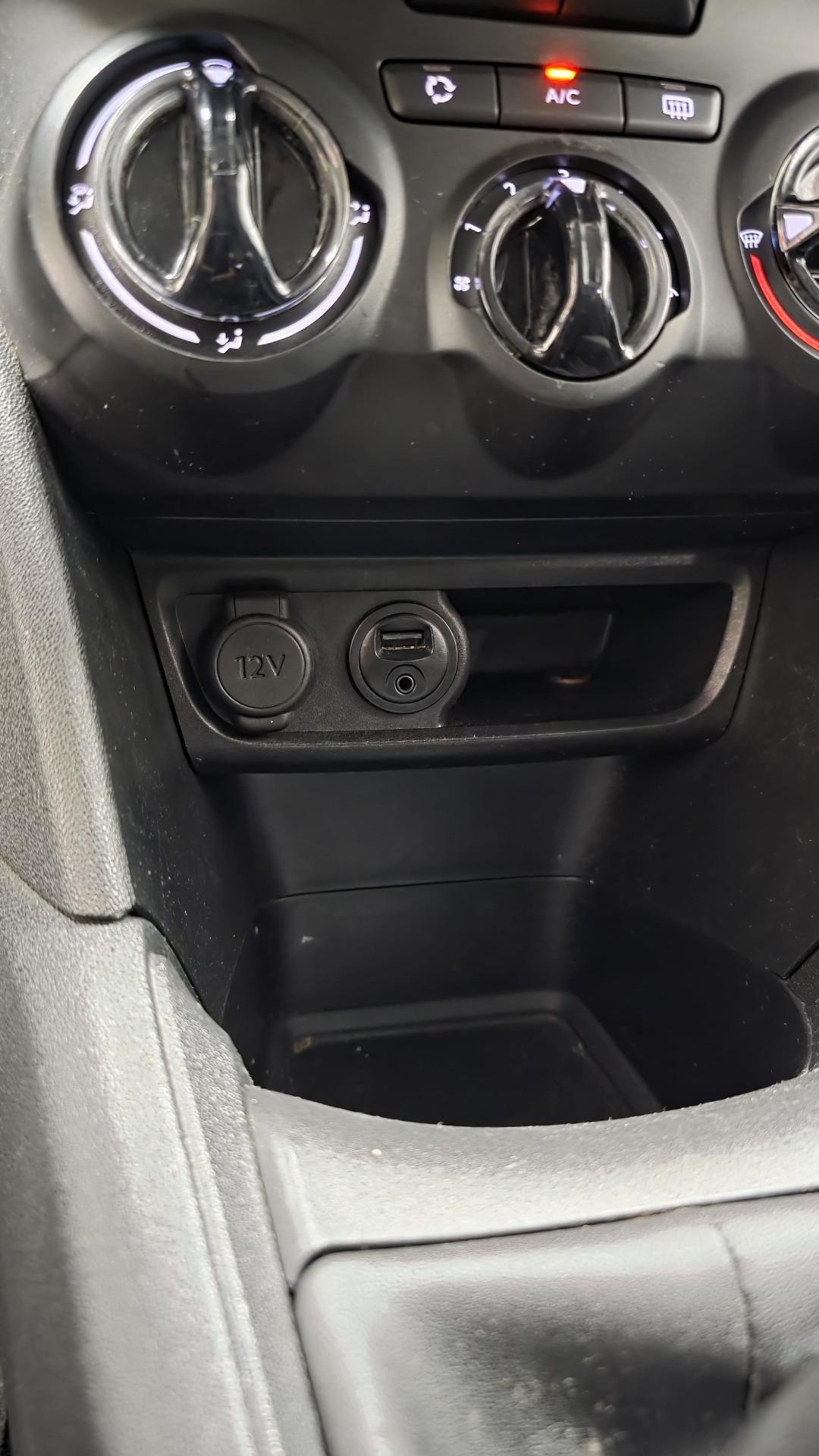 Peugeot 208 1.4 HDi 68 CV 5 porte Allure 07/2014 Neopatentati Euro 5B