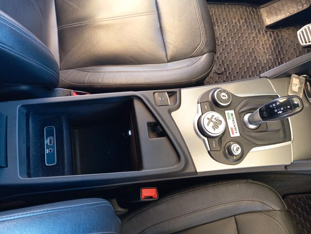 Alfa Romeo Stelvio 2.2 Turbodiesel 210 CV AT8 Q4 Veloce