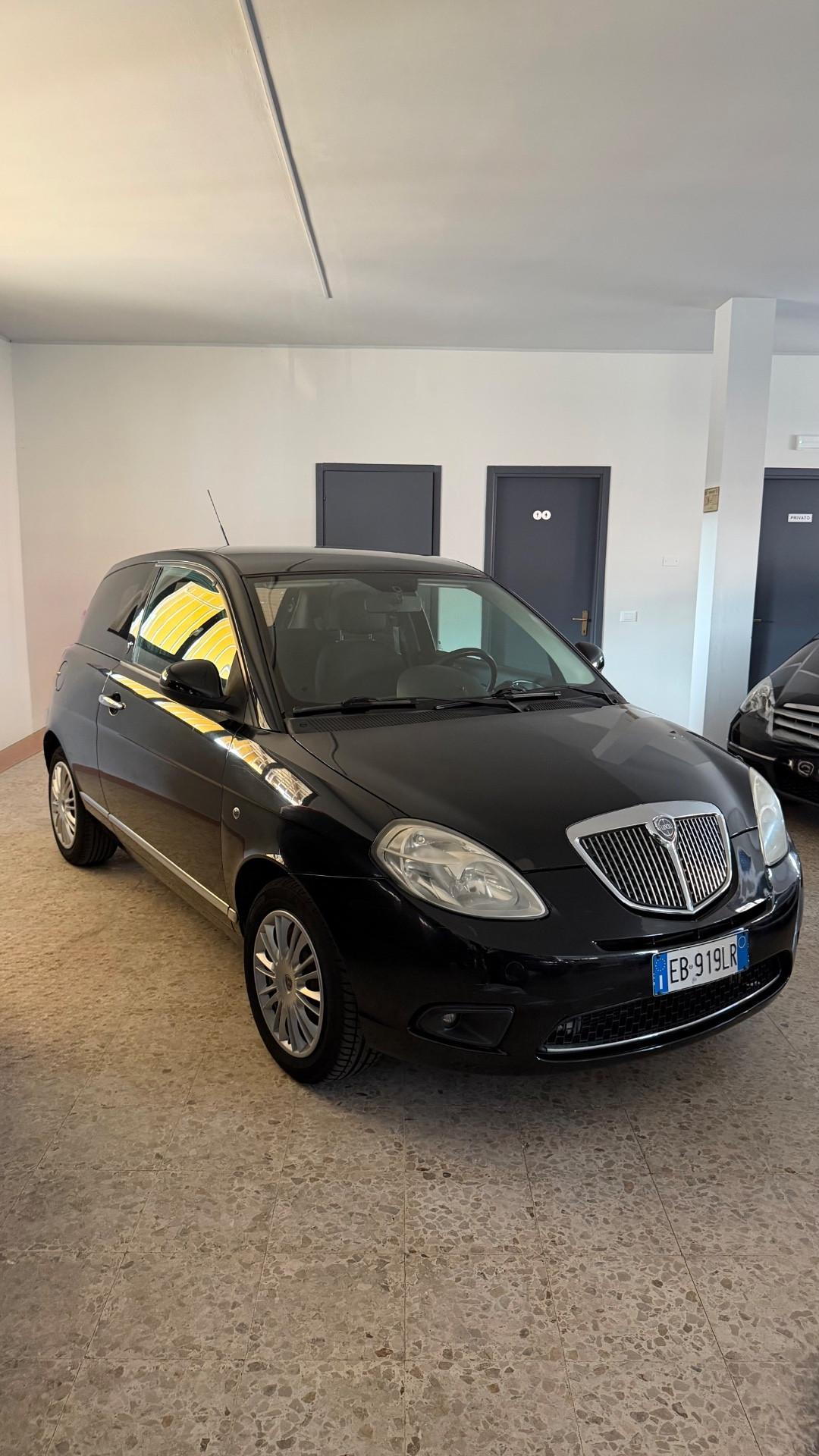 Lancia Ypsilon 1.2 Argento