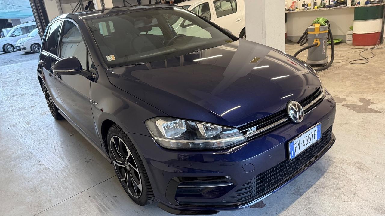 Volkswagen Golf 1.0 TSI 115 CV 5p. Sport R LINE