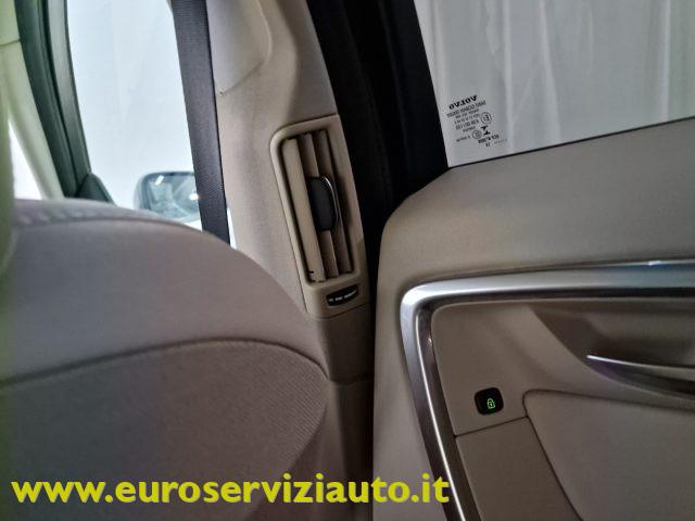 VOLVO V60 T3 Powershift Kinetic