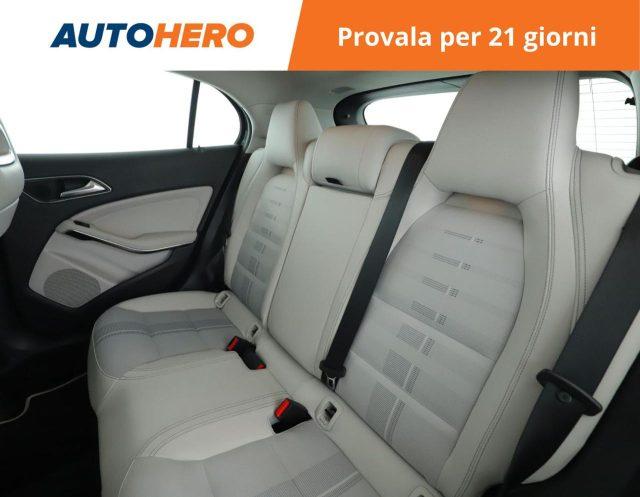 MERCEDES-BENZ GLA 200 d Automatic 4Matic Sport