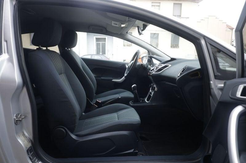 Ford Fiesta Ford Fiesta 1.4 16V 3p. Bz.- GPL Titanium Bs. Unicoproprietario