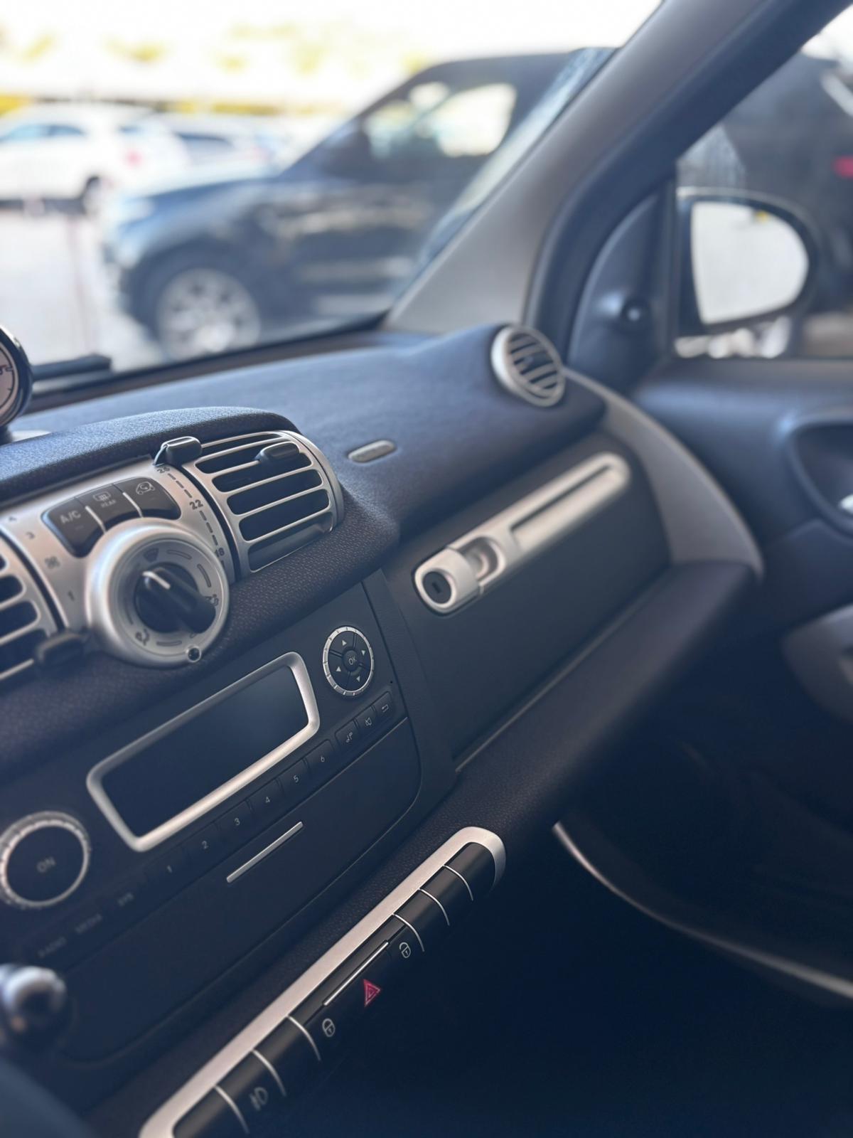 Smart ForTwo 52 kW MHD coupé White Tailor Made