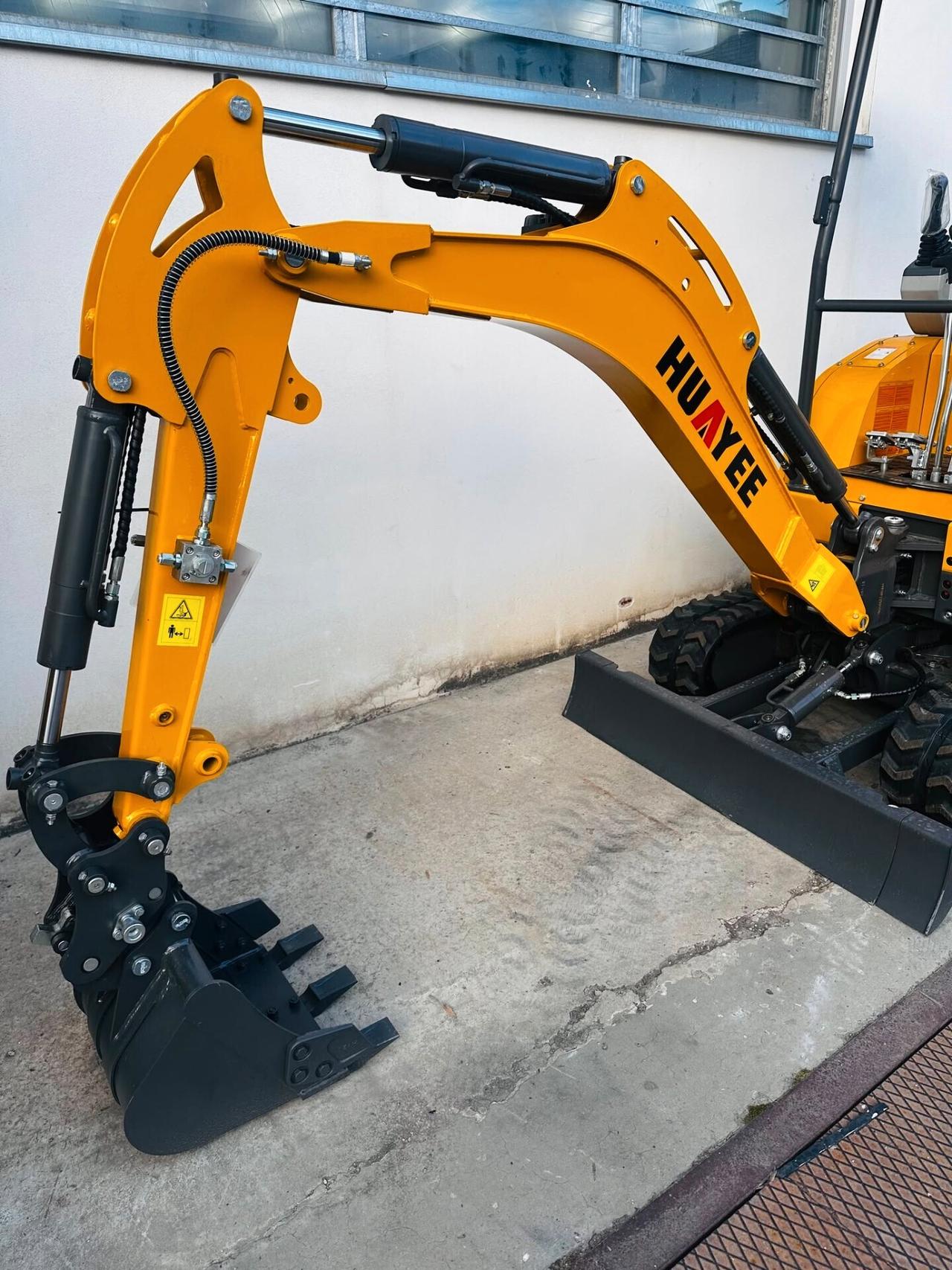 Kubota Mini escavatori 16 e 18 q.li (16 q.li nuovo e 18q.li usato pochissime ore )