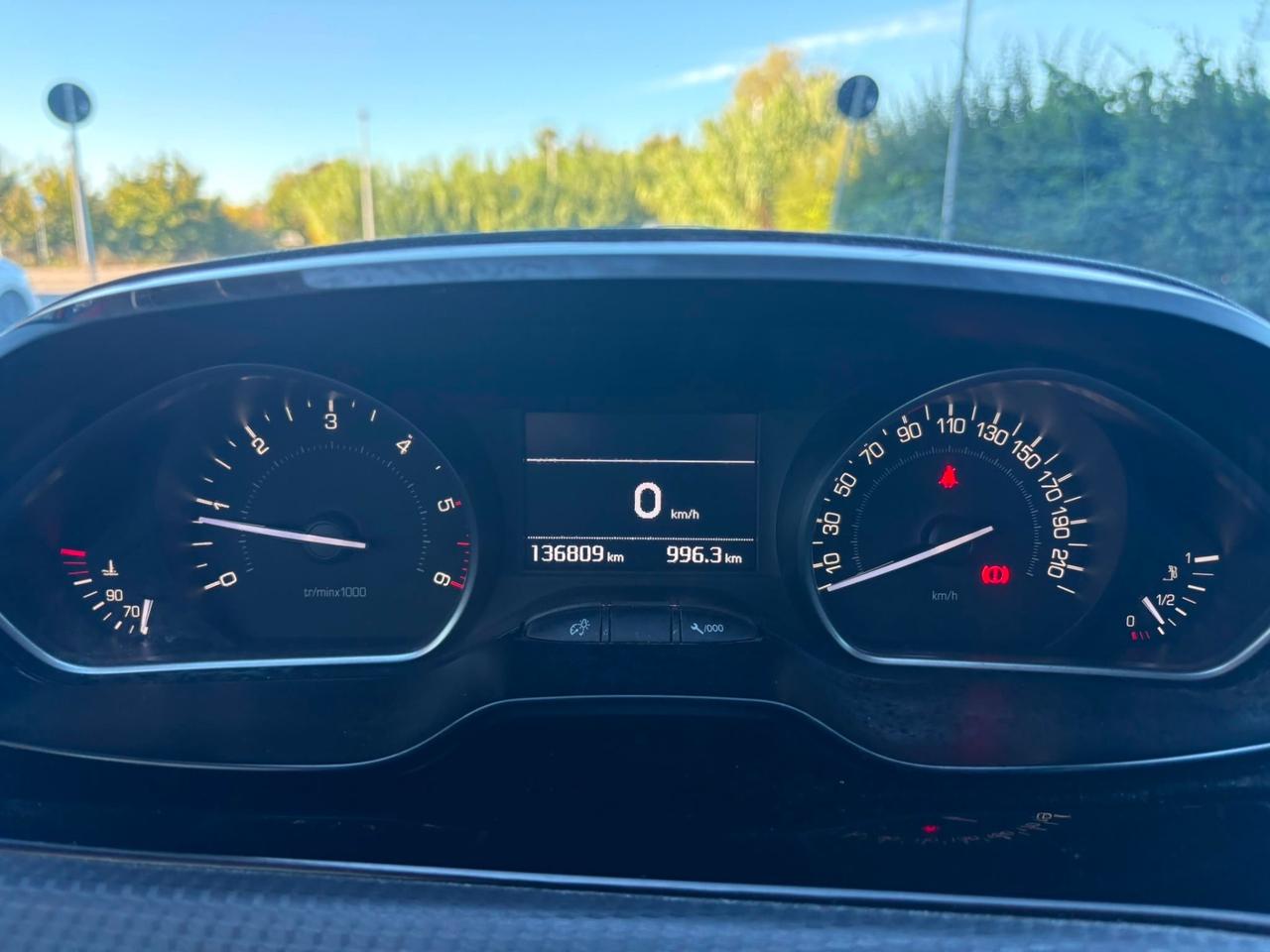 Peugeot 208 BlueHDi 75 5 porte Allure 2017 136.000 KM
