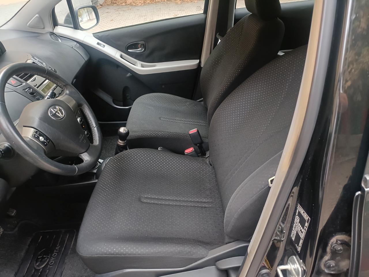Toyota Yaris 1.0 5 porte Sol