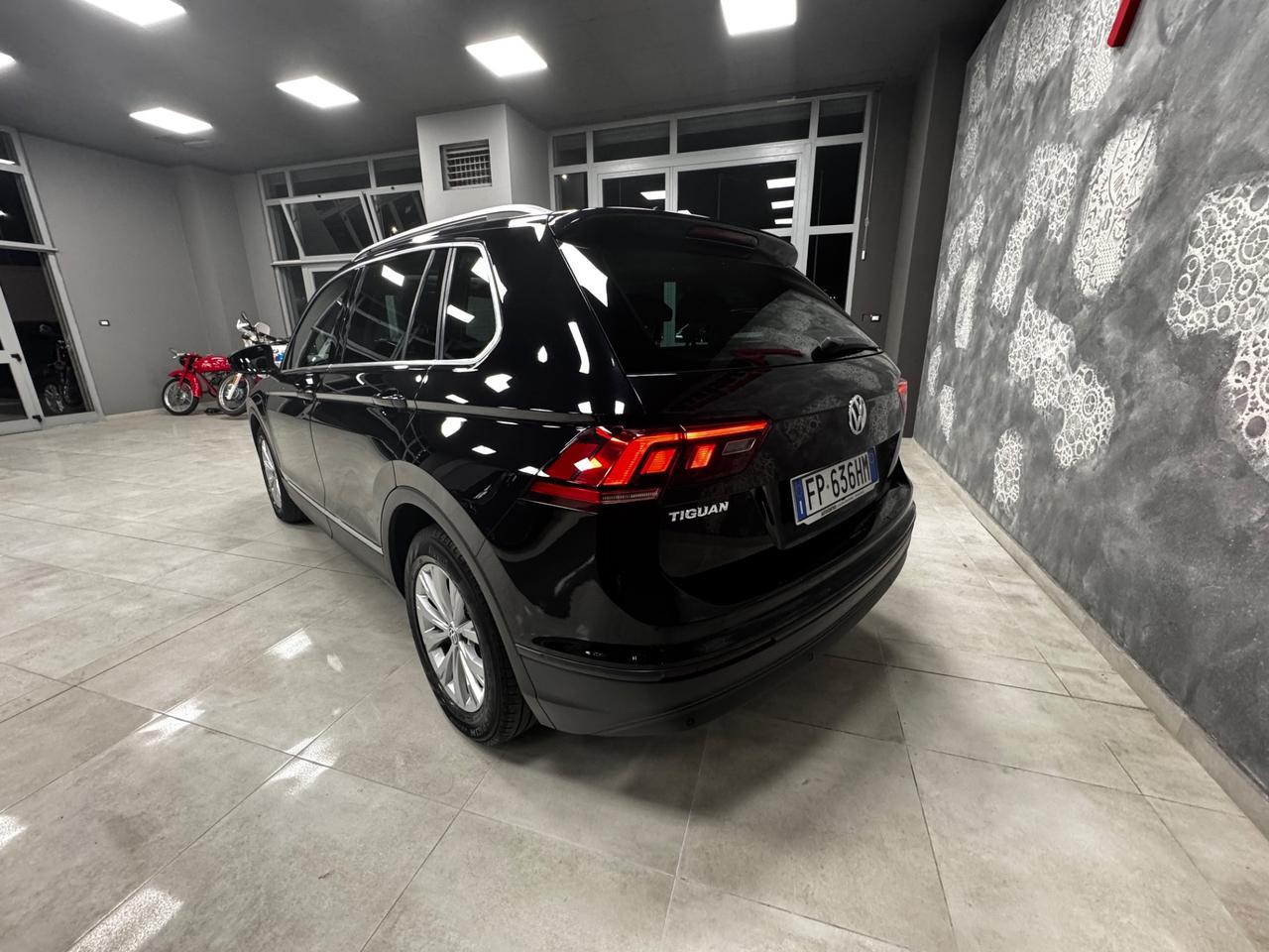VOLKSWAGEN TIGUAN 2018 1.6 TDI TETTO APRIBILE
