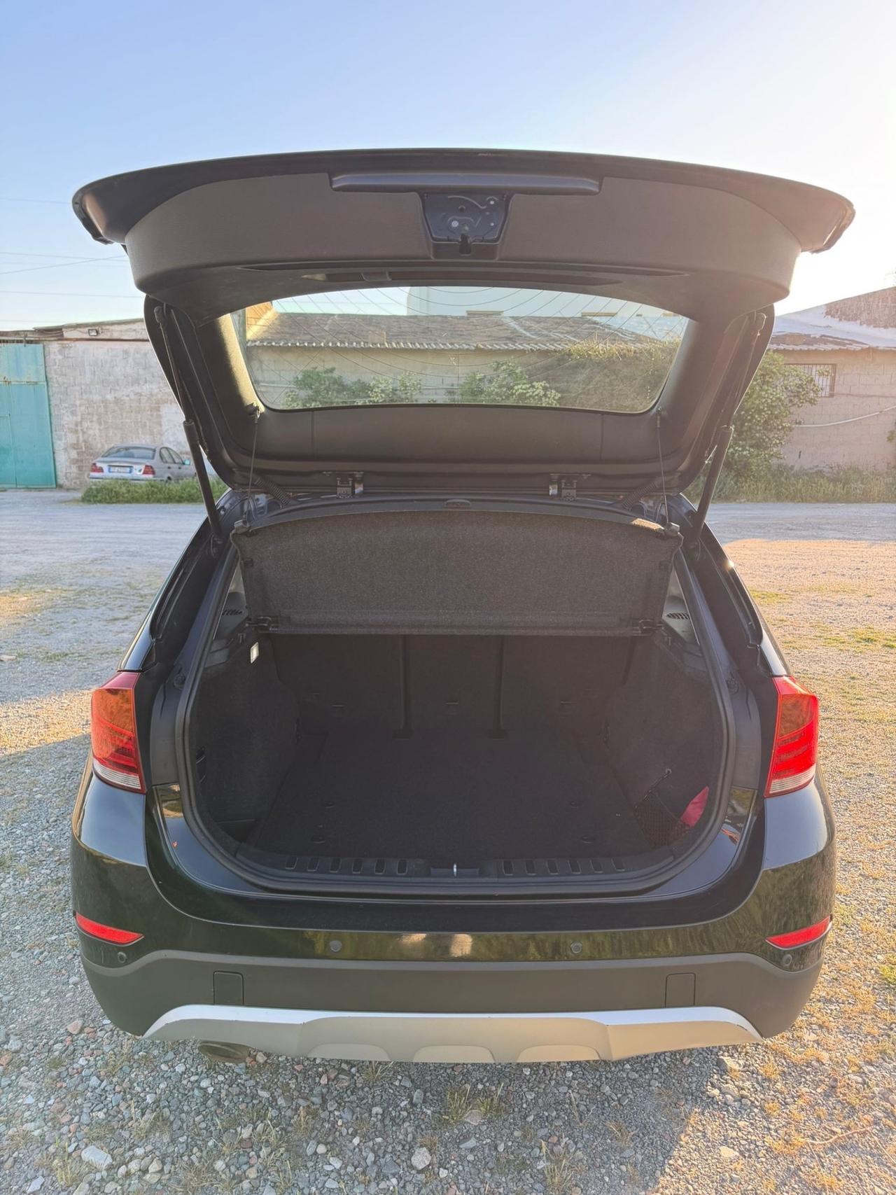 Bmw X1 18d X Line -Pelle Nera-Navi-ok Permuta