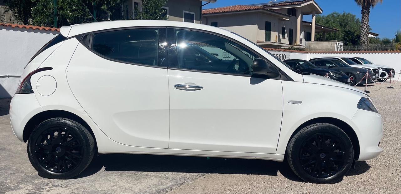 Lancia Ypsilon Gold 1.2 Fire 69cv