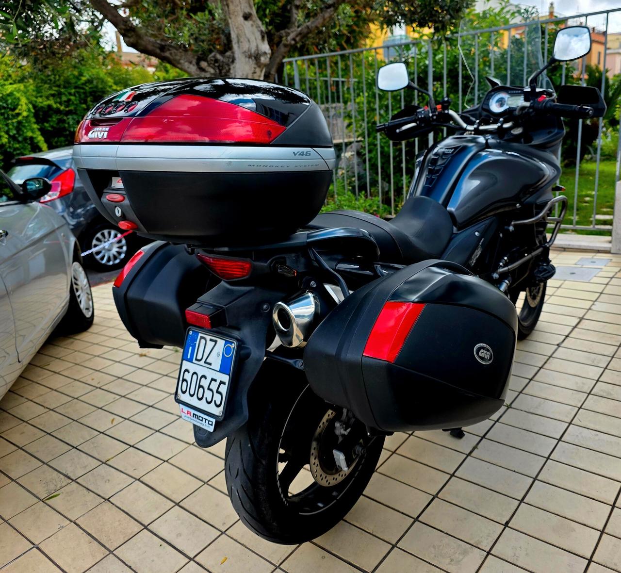 SUZUKI V-STORM 650