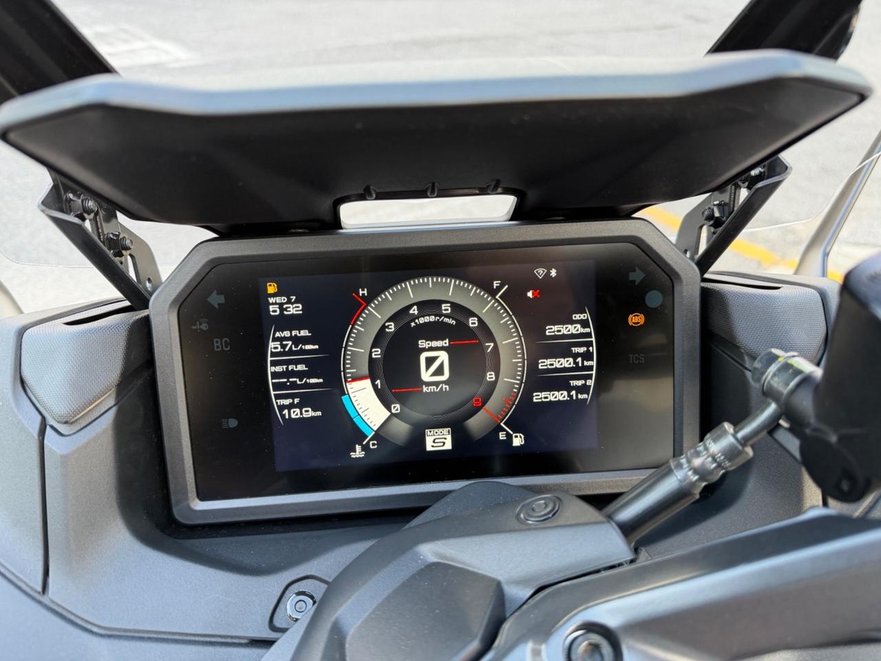 Yamaha TMAX 560 BLACK MAX