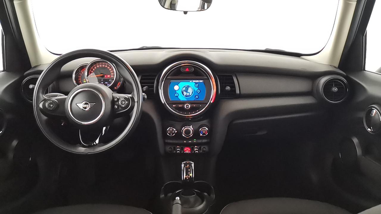MINI Mini IV F55 2018 5p - Mini 5p 1.5 One Business 102cv auto
