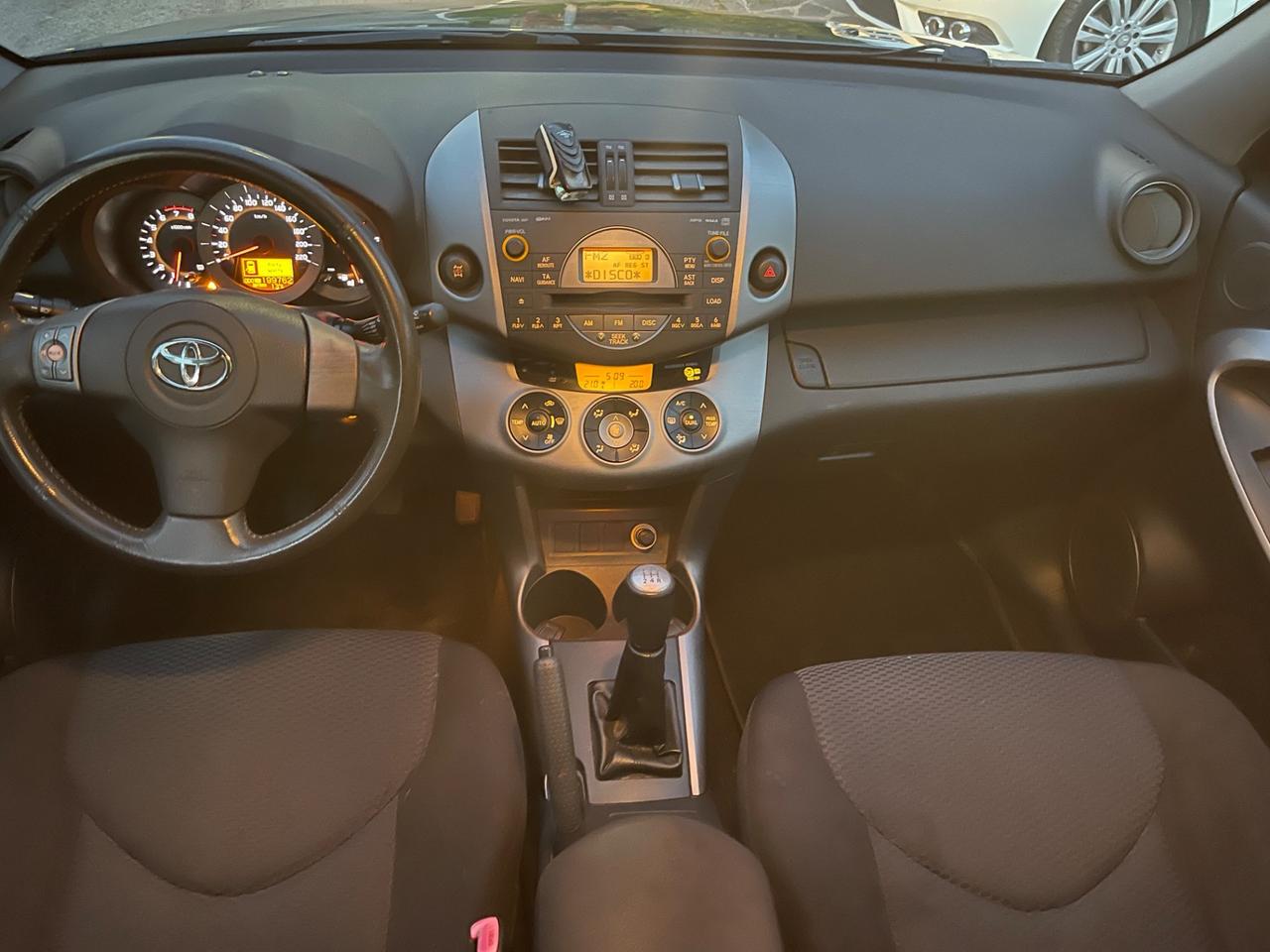 Toyota RAV 4 RAV4 2.0 Luxury