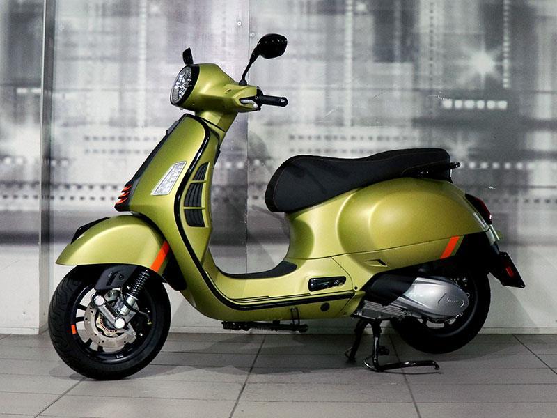 Piaggio Vespa GTS 300 Supersport HPE