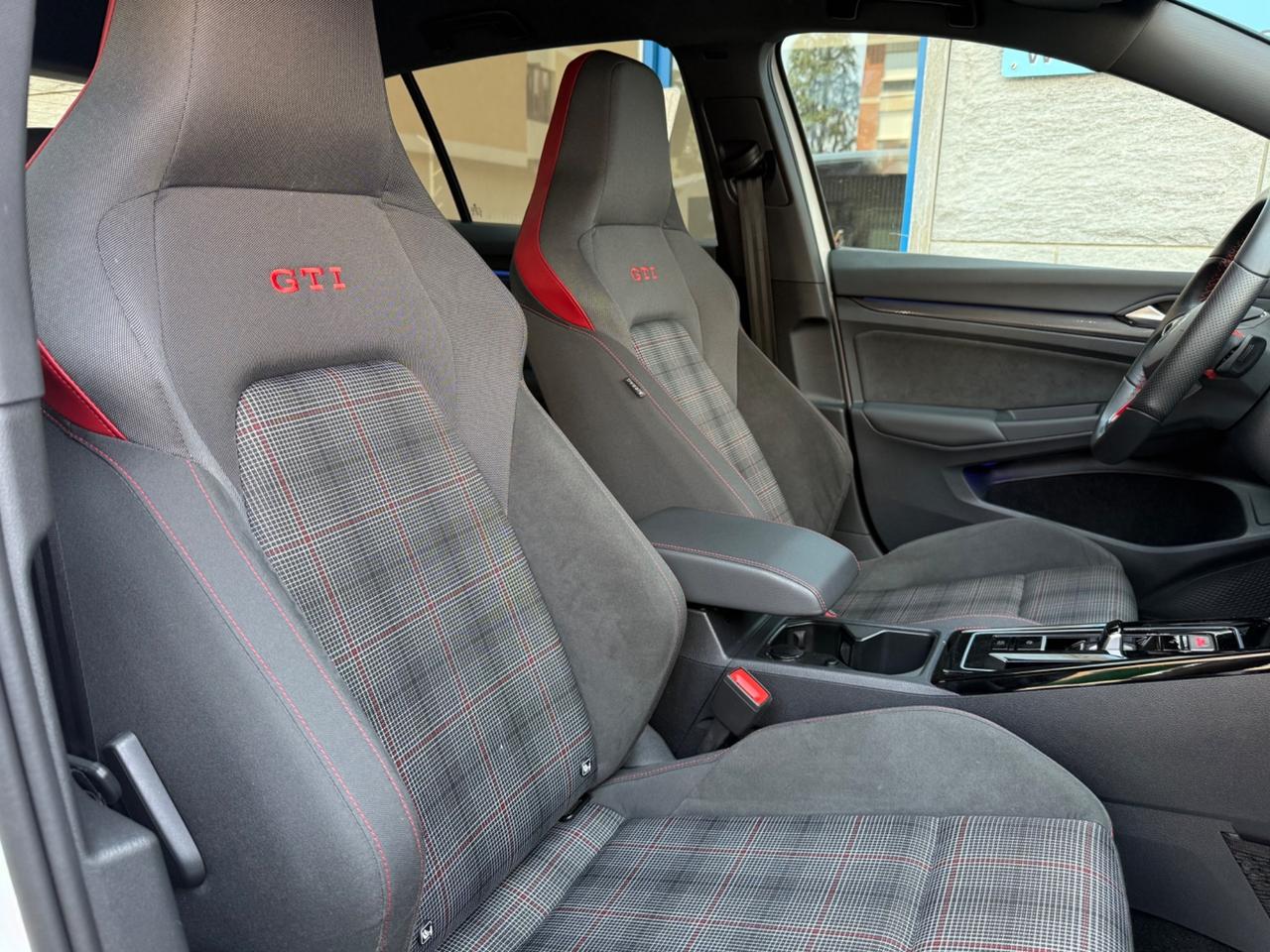 Volkswagen Golf GTI 2.0 TSI DSG PERFORMANCE