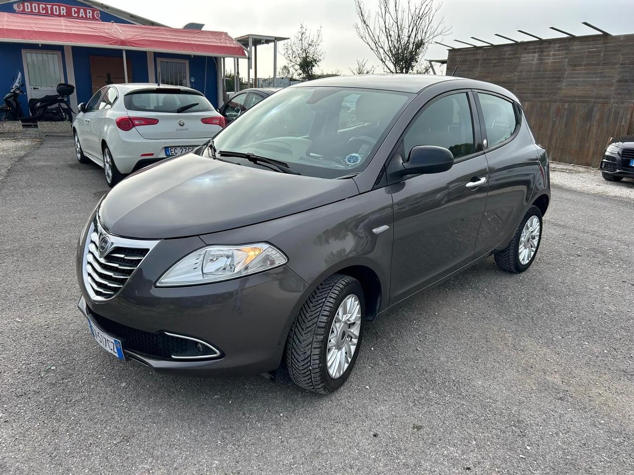 Lancia Ypsilon 0.9 TwinAir 85 CV 5 porte Metano Ecochic Gold