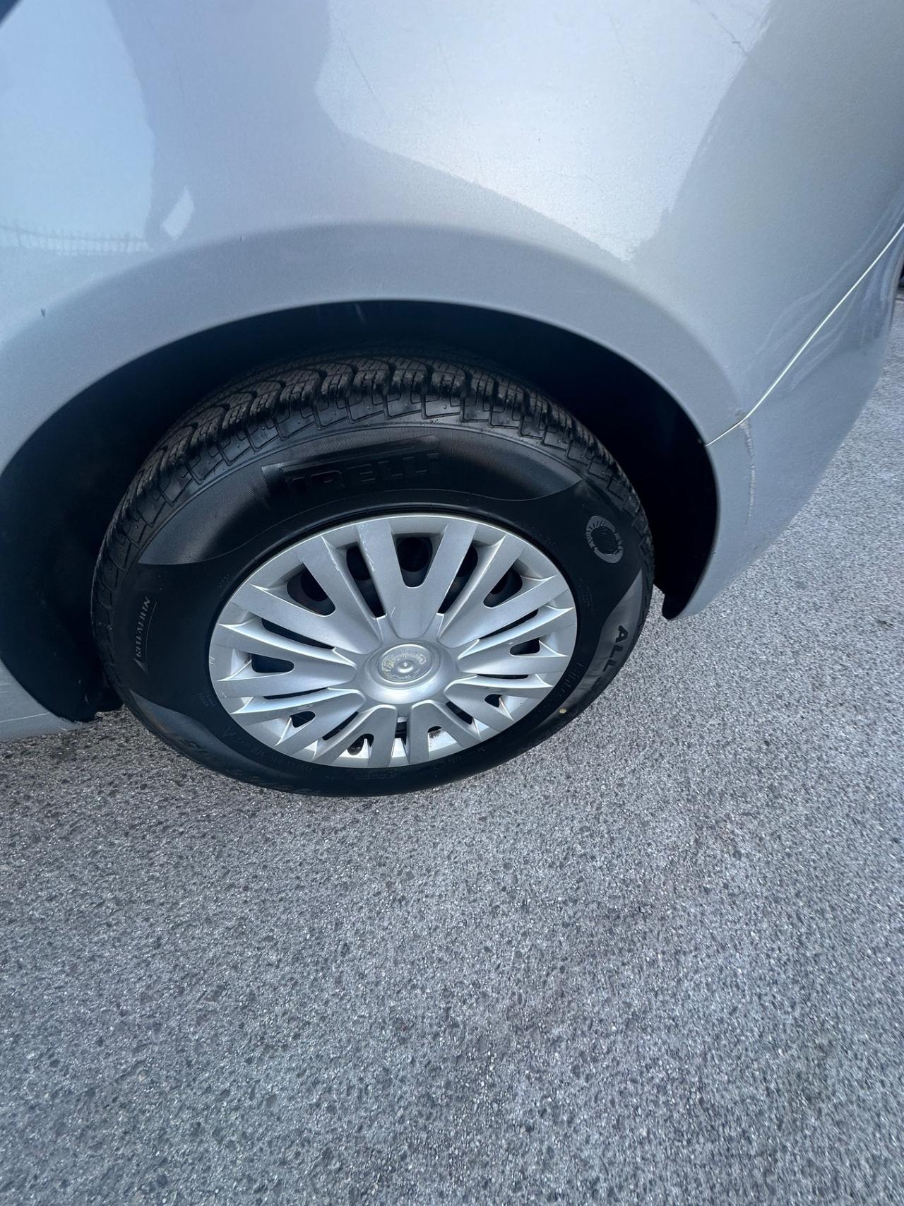 Volkswagen Golf Plus 1.6 TDI DPF Comfortline
