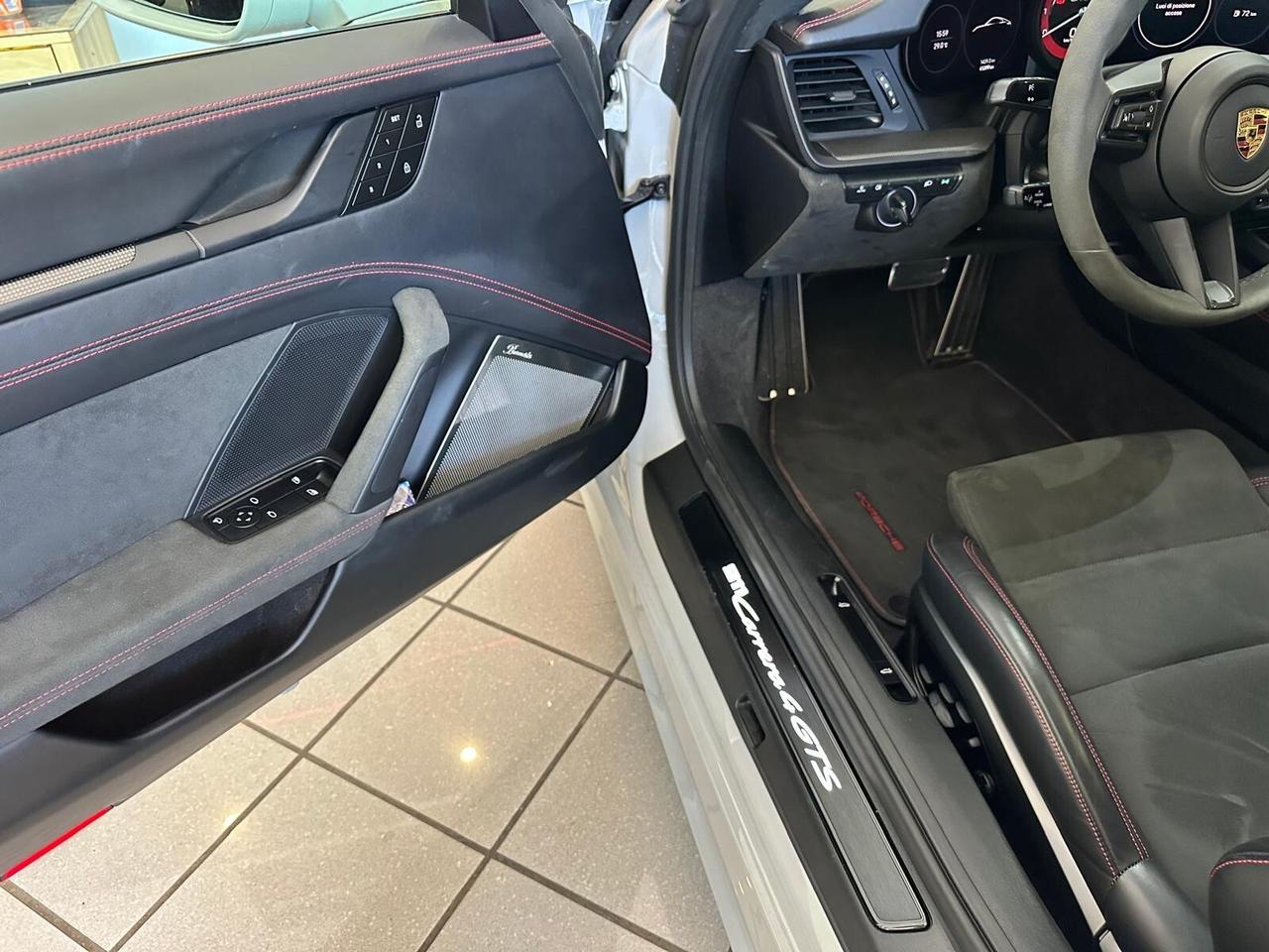 Porsche 911 Carrera 4 GTS