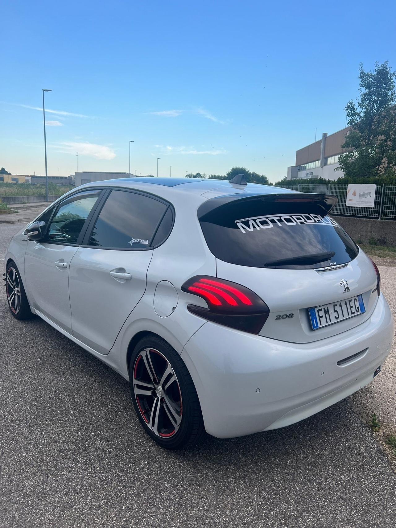 Peugeot 208 BlueHDi 120 S&S 5 porte GT Line