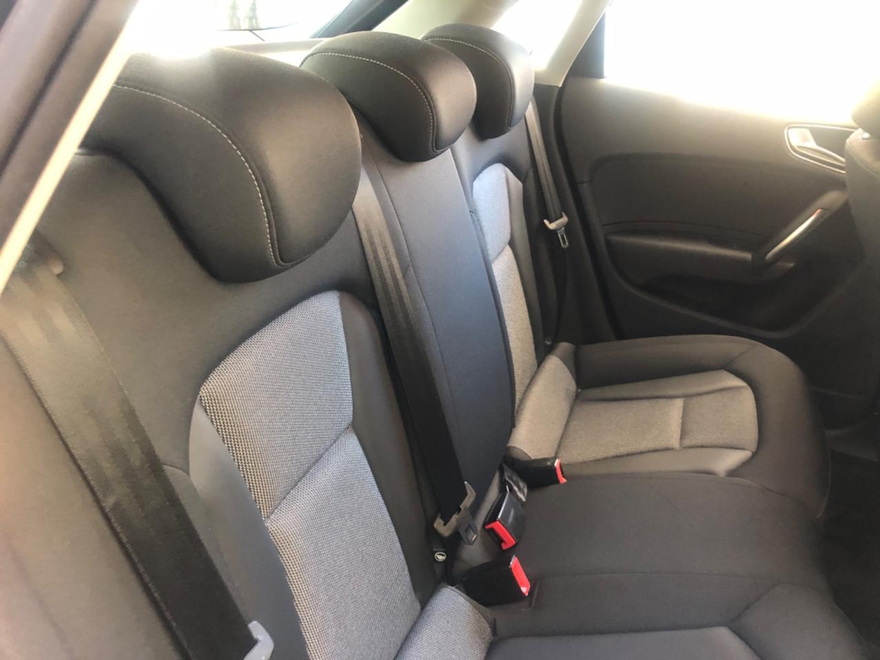 Audi A1 SPB 1.6 Tdi 105cv AMBITION - PERFETTA