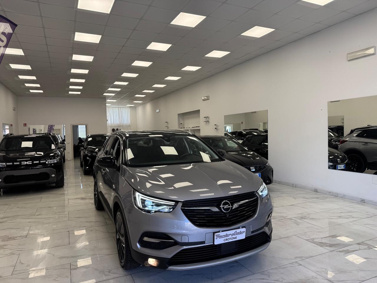 Opel X GRANDLAND 1.6 HYBRID4 PLUG-IN