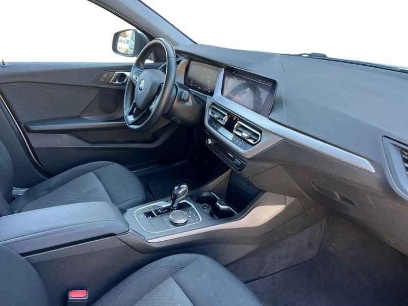 BMW Serie 1 F40 118d Business Advantage auto