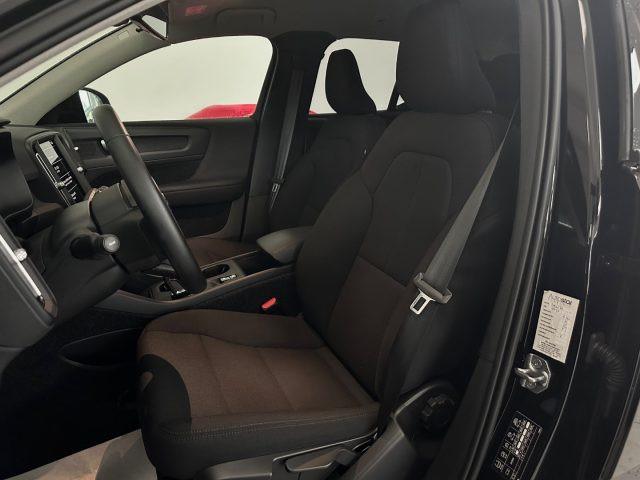 VOLVO XC40 T2 Momentum Core