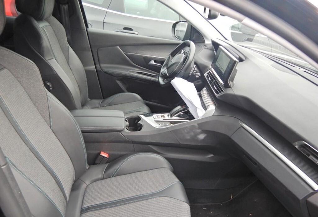 Peugeot 3008 1.5 BLUEHDI 131CV EAT8 ALLURE ( FARI LED - NAVI MIRROR CERCHI 18 PDC TELECAMERA POST. )