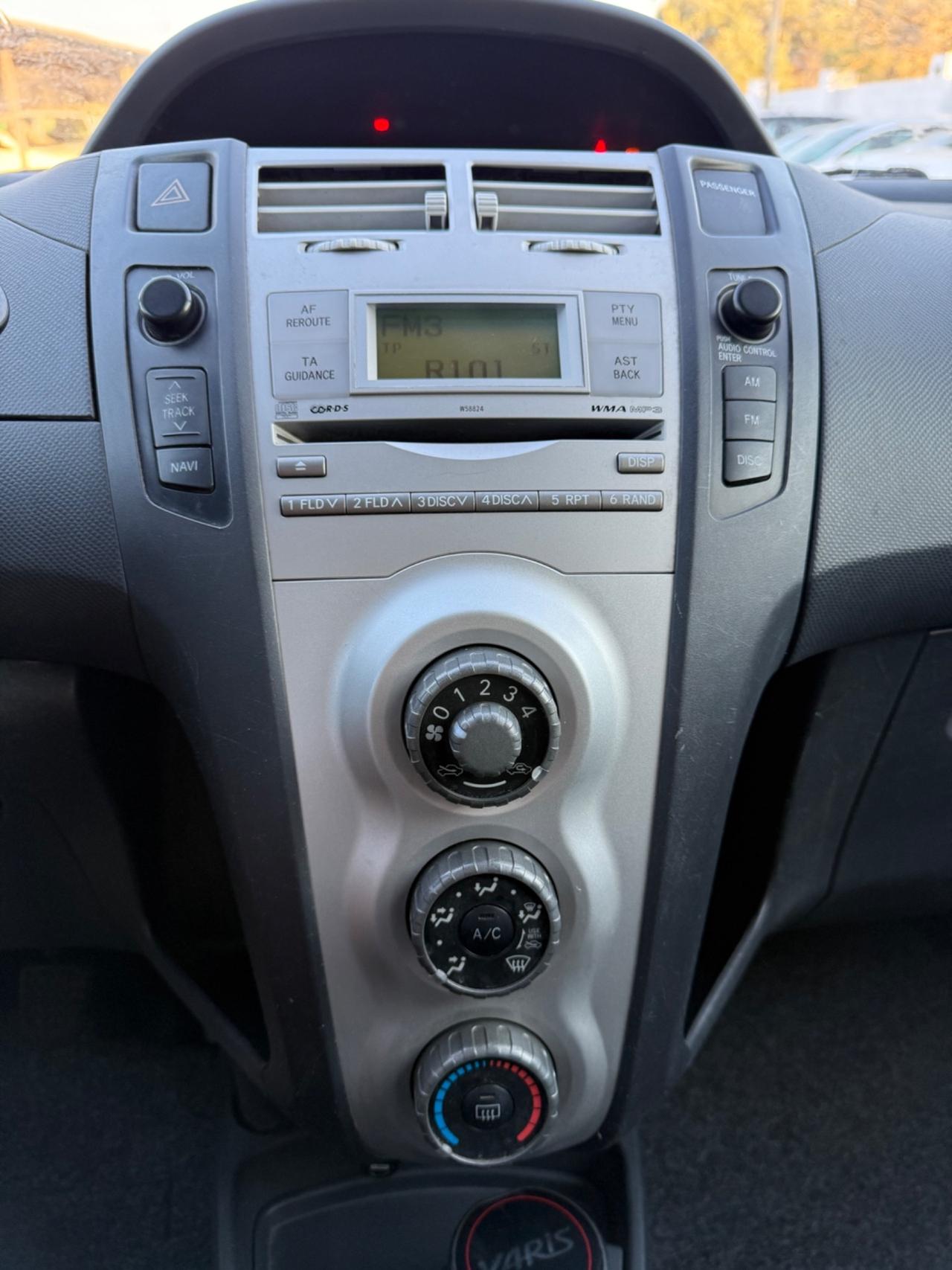 Toyota Yaris 1.0 5 porte Neo patentati