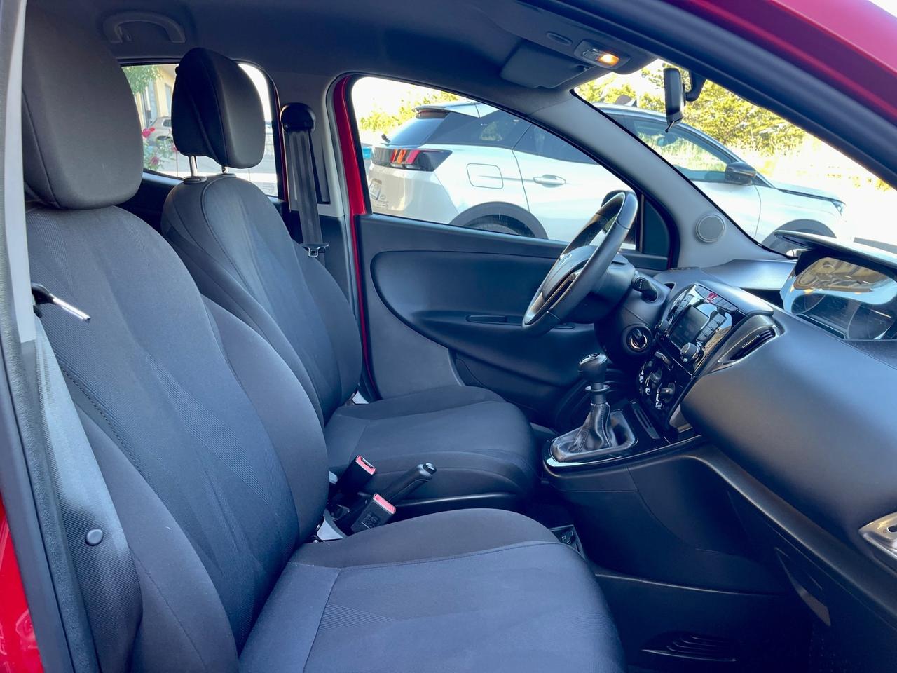 Lancia Ypsilon 1.2 69 CV 5 porte S&S Gold
