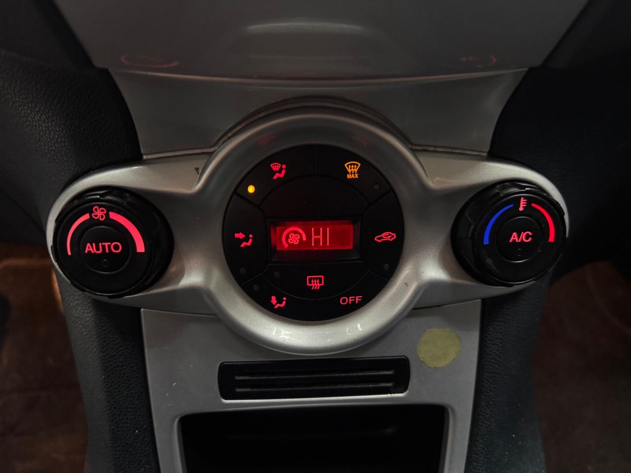 Ford Fiesta 1.4 Benzi. GPL 5Porte ADATTA NEOPATENTATI