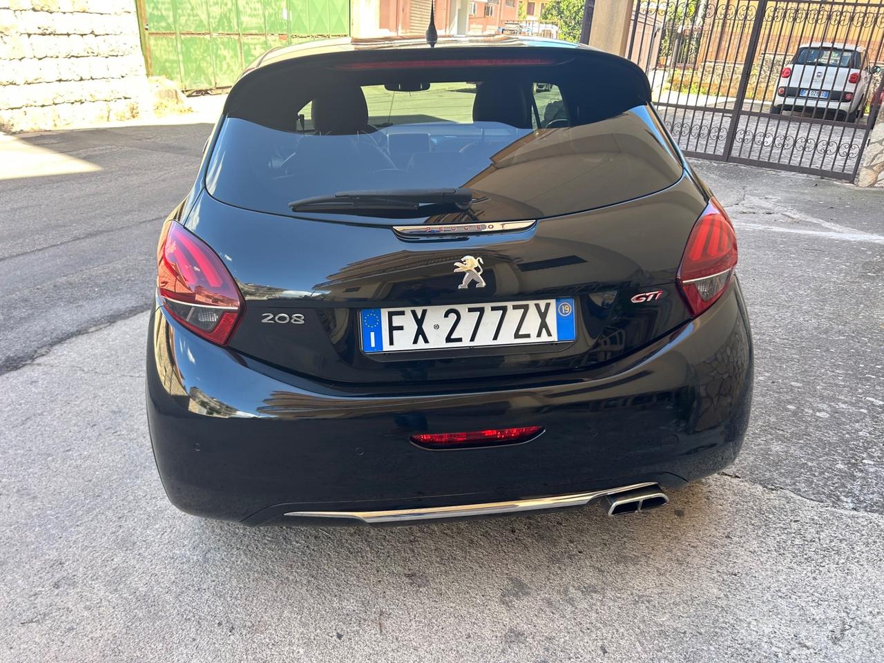 Peugeot 208 1.6 THP 200 CV 3 porte GTi