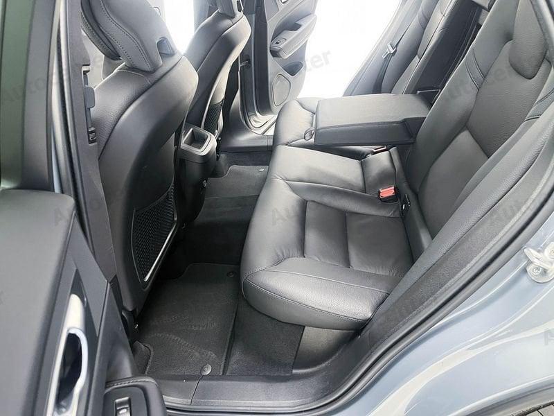 Volvo XC60 XC60 B4 (d) 197CV AWD AUT PLUS DARK