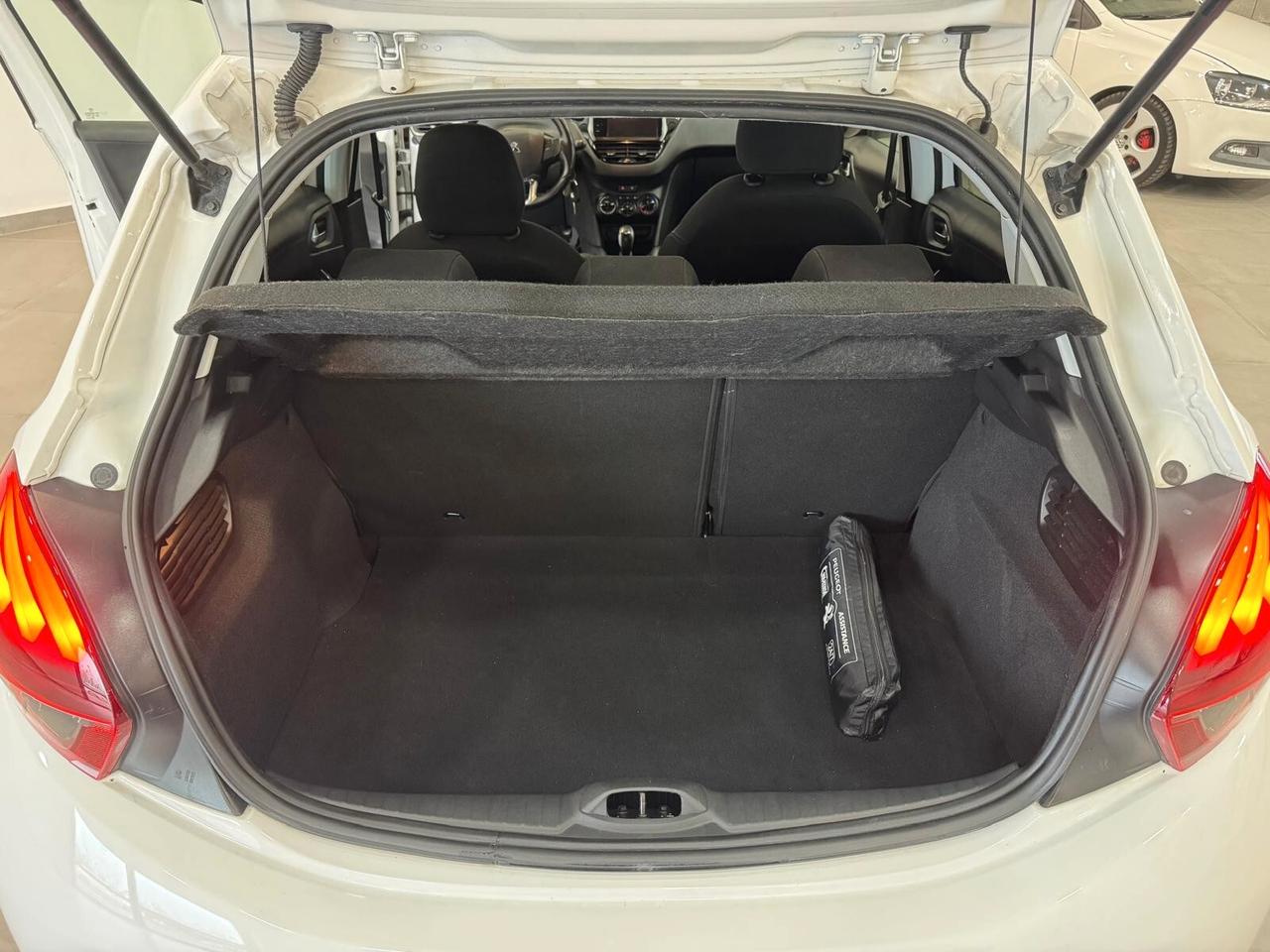 Peugeot 208 PureTech 82 Stop&Start 5 porte Signature