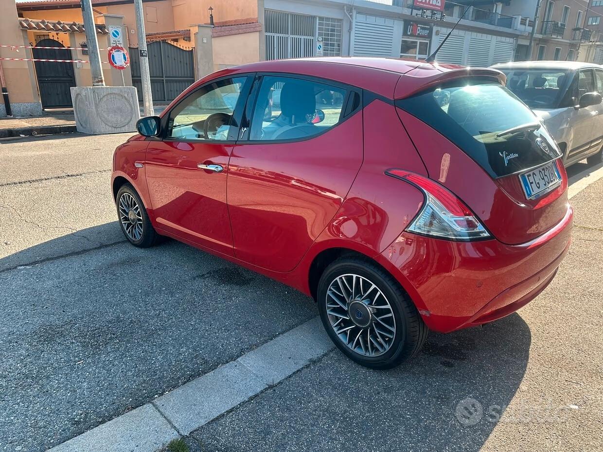 Lancia Ypsilon 1.2 69 CV 5 porte Platinum