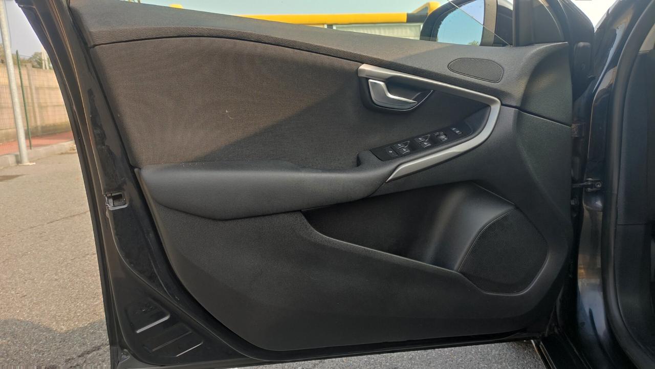 Volvo V40 1.6 Diesel NEOPATENTATI - 2013