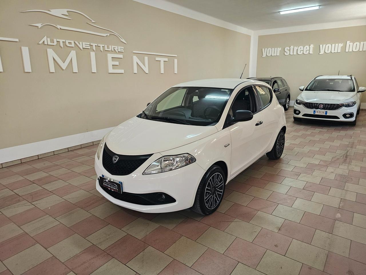 Lancia Ypsilon 1.2 69 CV 5 porte Gold