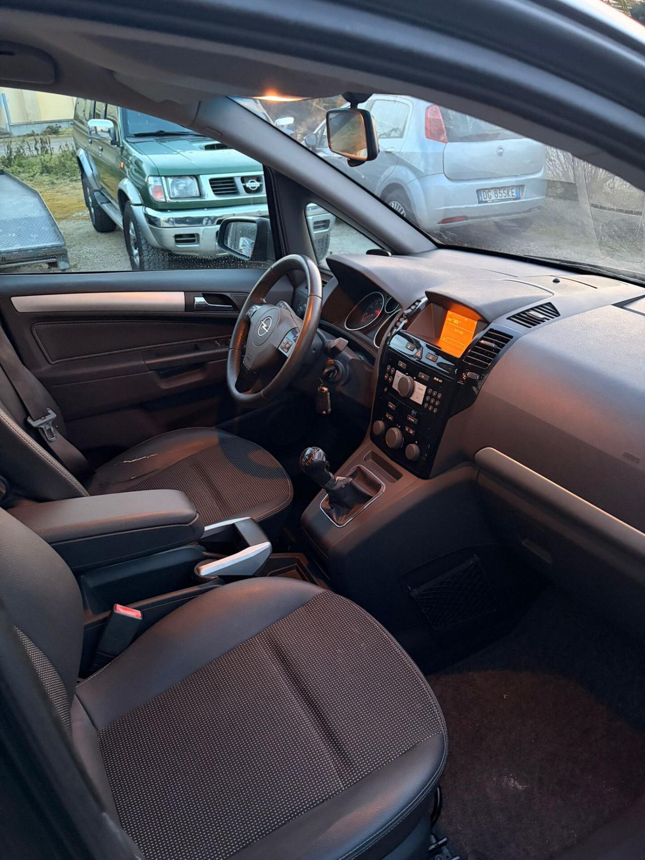 Opel Zafira 1.6 16V ecoM 94CV Cosmo