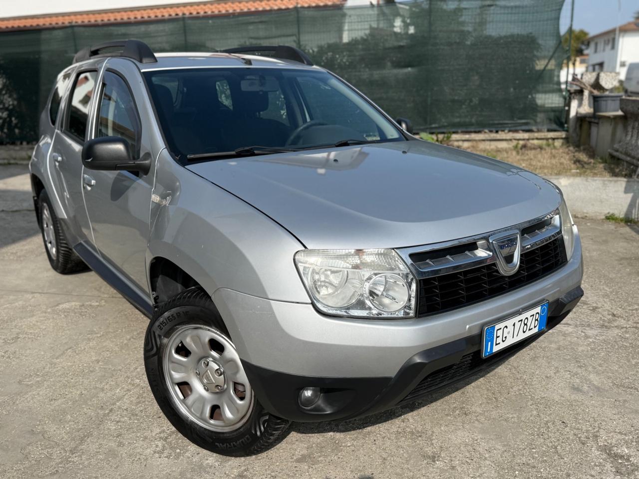 Dacia Duster 1.6 GPL DI SERIE 2032 GANCIO NEOPATENTATU