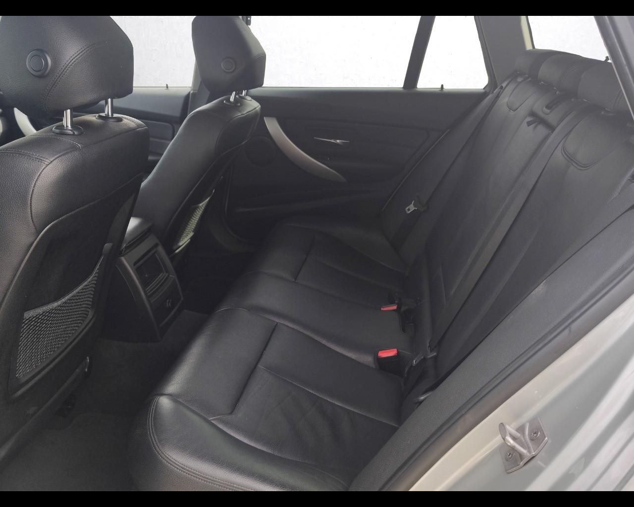 BMW BMW Serie 3 - 320d Touring Business Advantage aut.