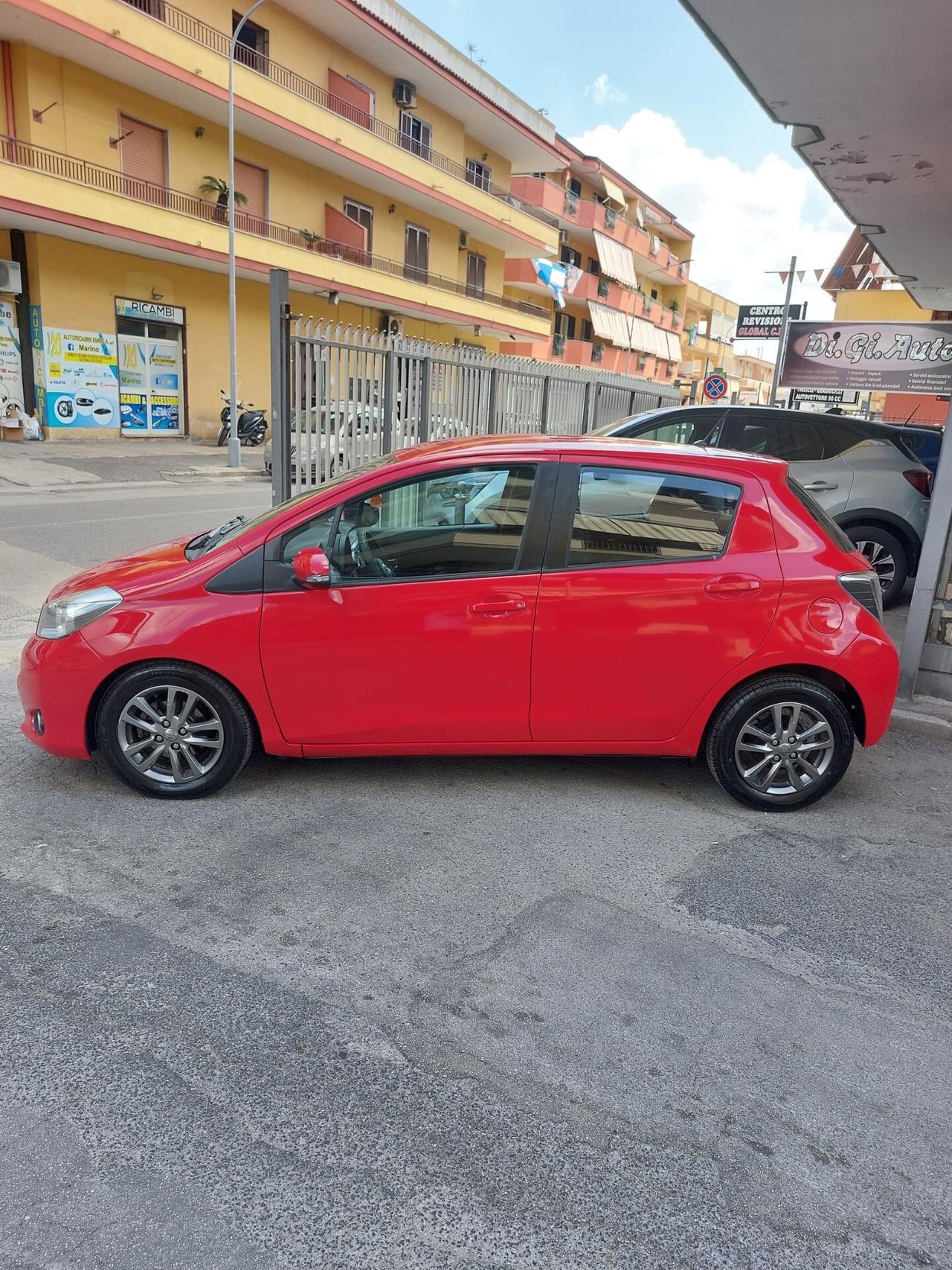 Toyota Yaris 1.0 5 porte Lounge