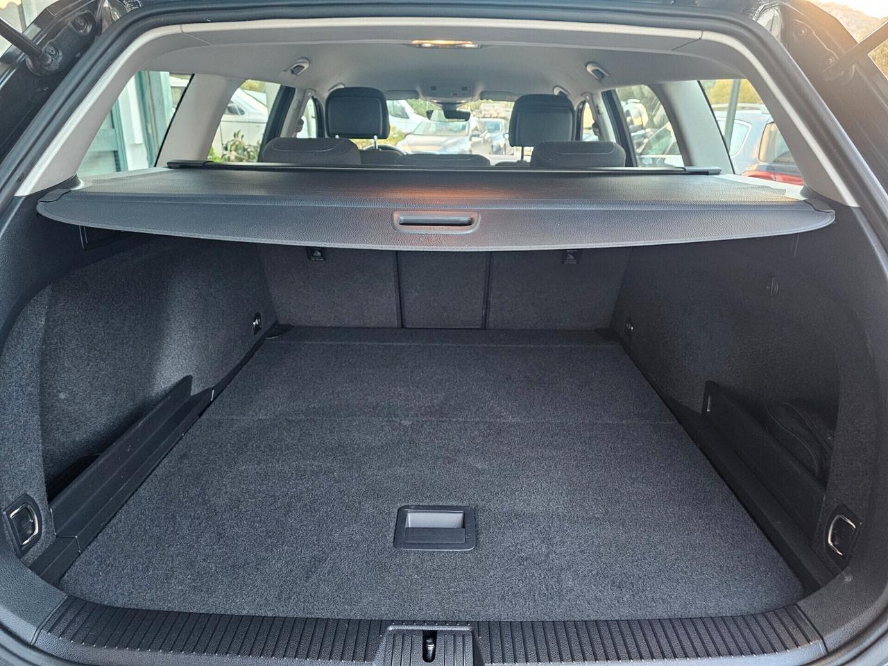 Volkswagen Passat Variant 1.6 TDI SCR DSG Business
