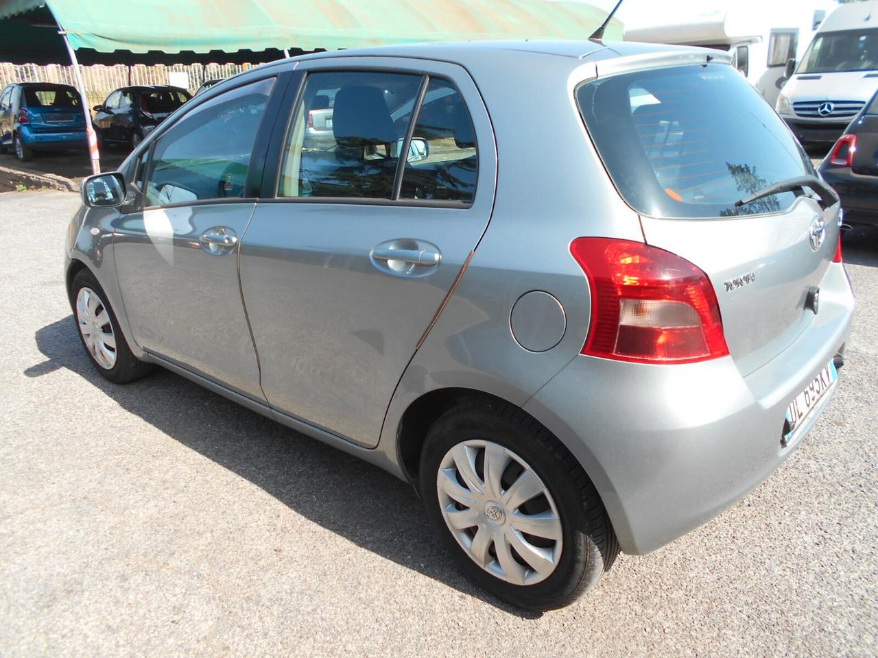 Toyota Yaris 1.3 5 porte 5 posti
