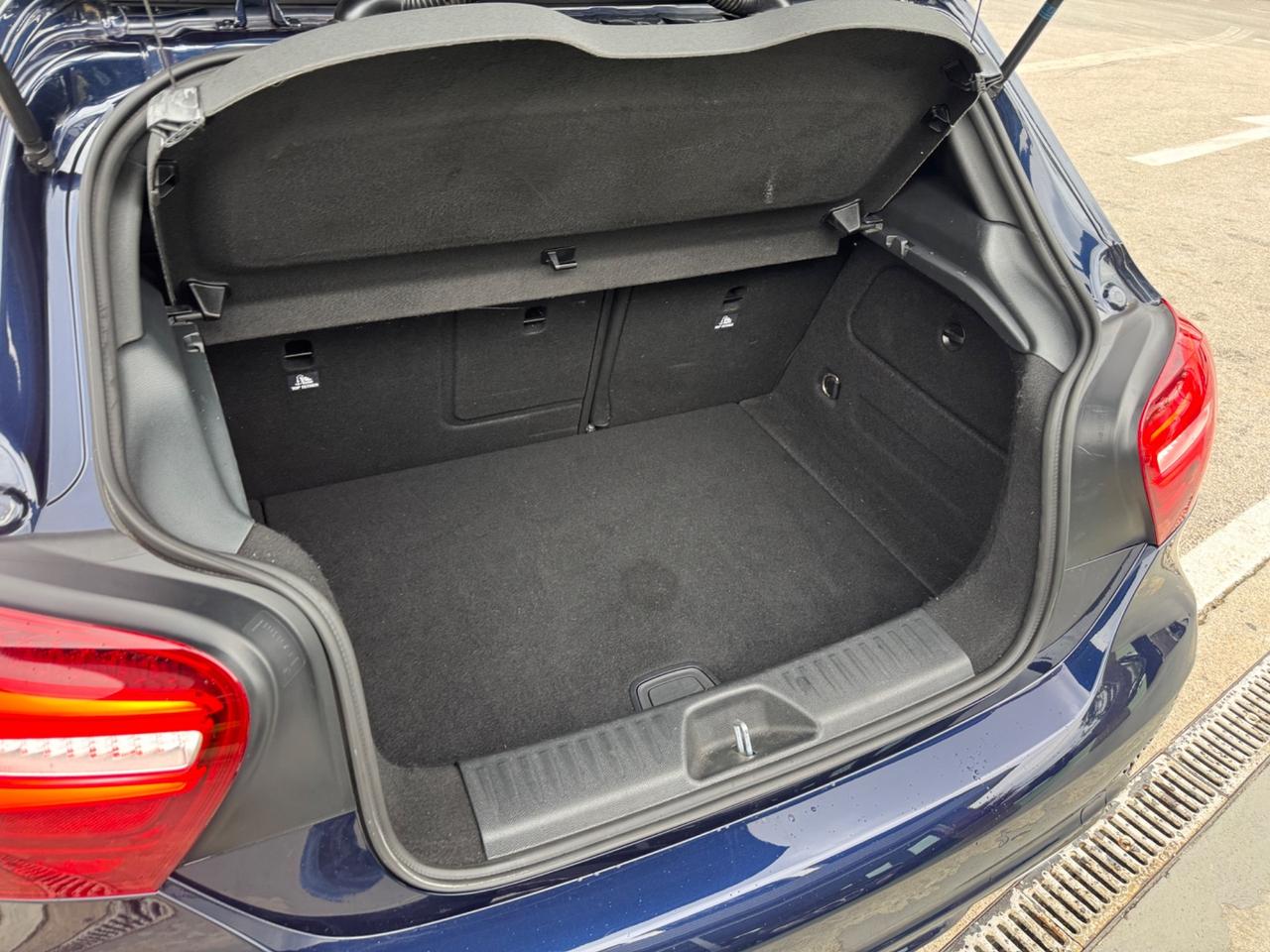 Mercedes-benz A 200 d Automatic Premium AMG